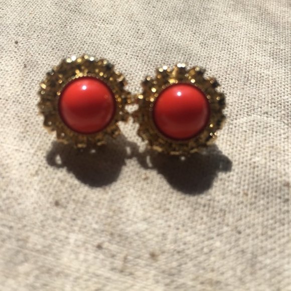 :: Stella & Dot Coral Red Gigi Studs - Picture 5 of 8